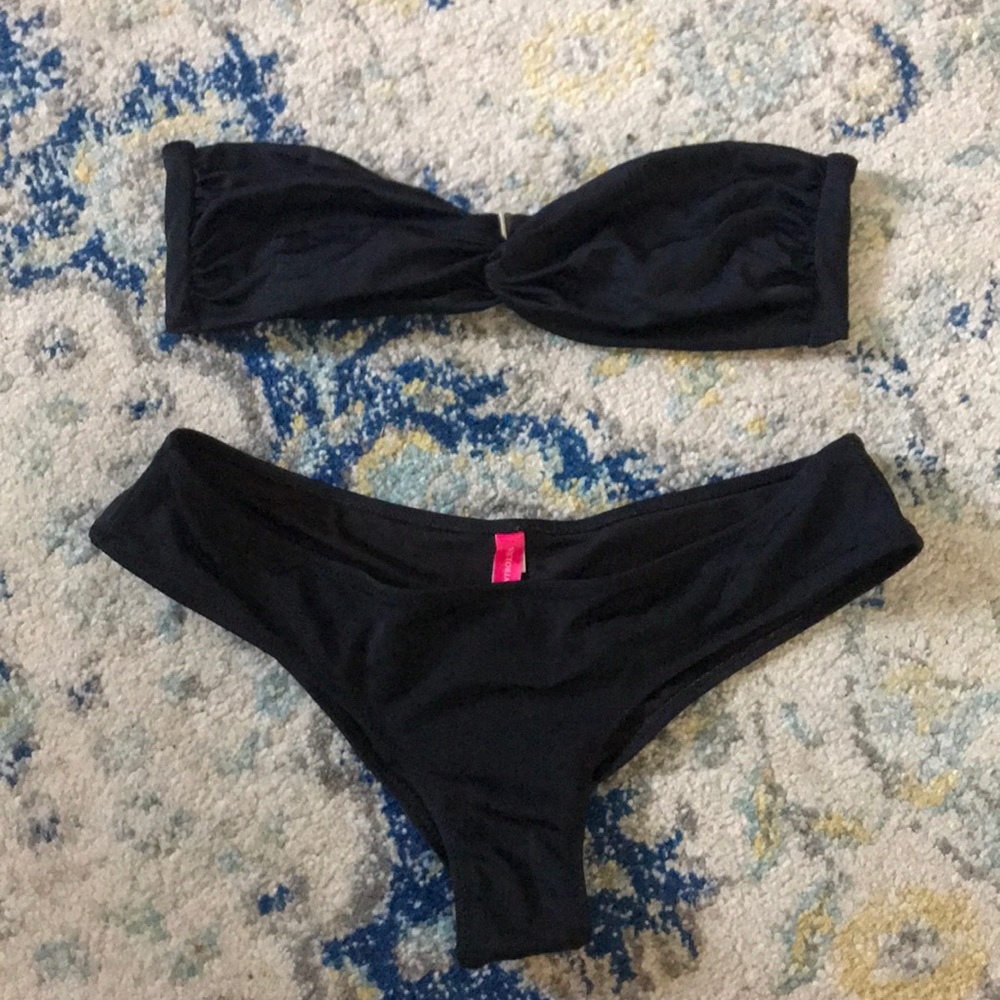 VS Black Bikini